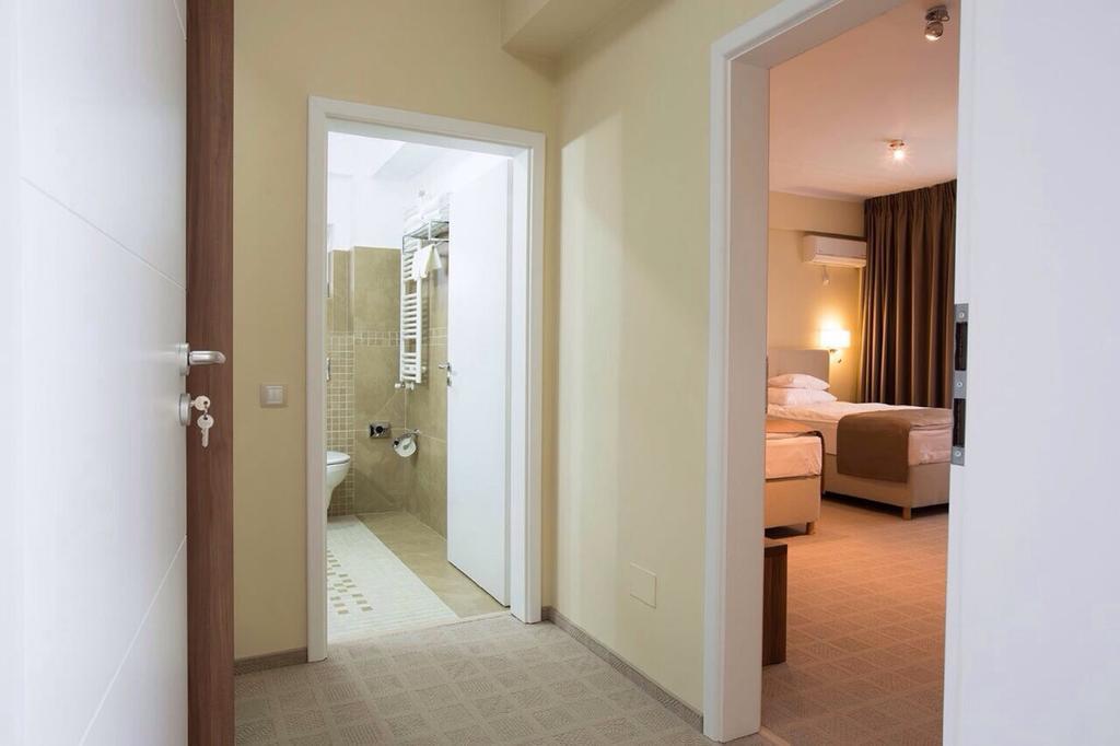 Bruxelles Guesthouse Крайова Стая снимка